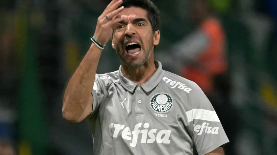 Abel apresenta soluções, mas Dérbi escancara necessidade do Palmeiras